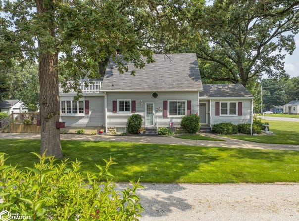 938 12th Street NE, Mason City, IA 50401