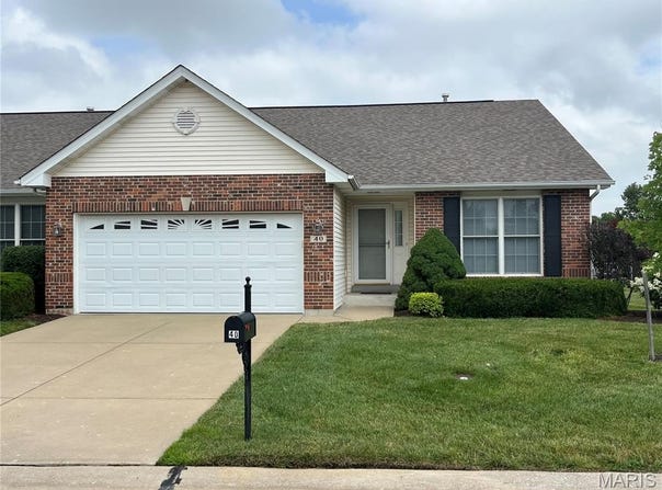 40 Huntgate Drive, St Peters, MO 63376