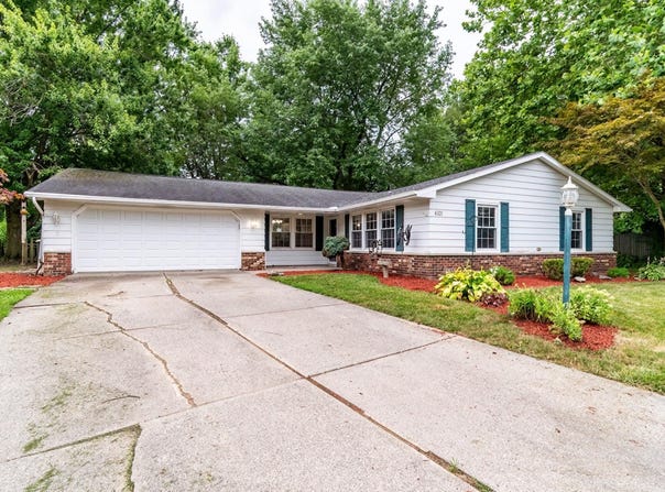 4101 Darby Drive, Fort Wayne, IN 46815-5205