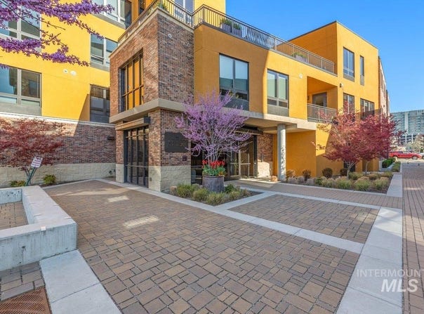 880 W River Street, Boise, ID 83702-0000