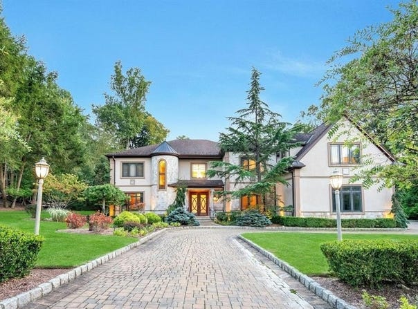 32 Hampshire Hill Road, Upper Saddle River, NJ 07458