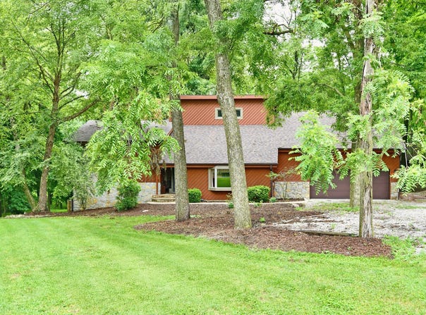 5202 Hill Valley Drive, Pittsboro, IN 46167