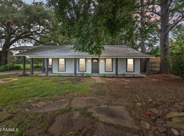 1580 Anse Broussard Highway, Breaux Bridge, LA 70517