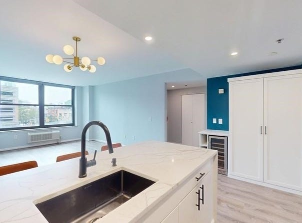 102 CHRISTOPHER COLUMBUS DR, JC, Downtown, NJ 07302