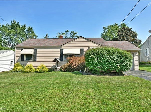 424 Powers Avenue, Girard, OH 44420
