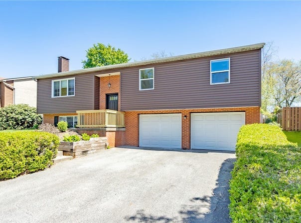 1004 Mcallister Dr, Plum Boro, PA 15068