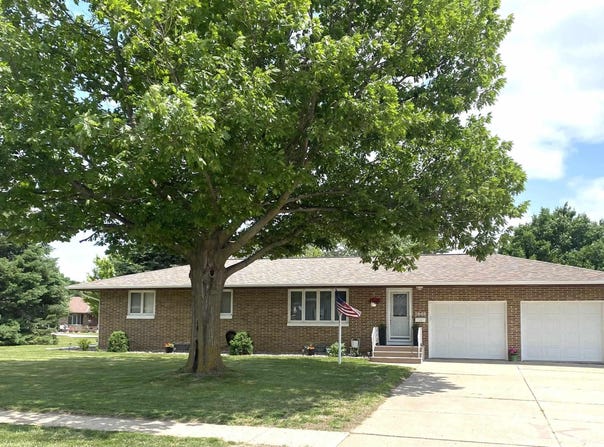1848 N West Street, Carroll, IA 51401