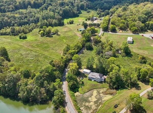 1278 Brooks Bend Lane, Gainesboro, TN 38562