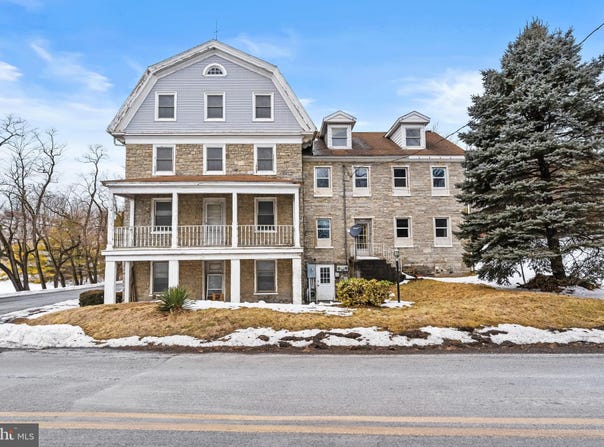 384 EVANSVILLE Road, FLEETWOOD, PA 19522
