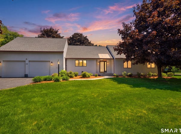 32 Deep Brook Harbor, Suffield, CT 06078