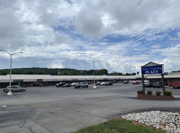 1215 North Main Street, Monticello, KY 42633