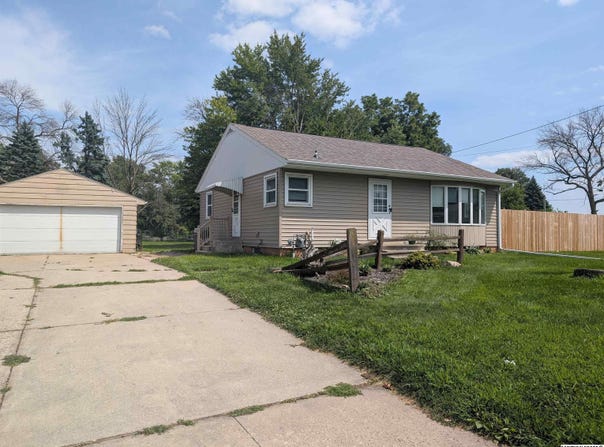 1719 S Hampshire, MASON CITY, IA 50401