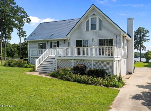 5826 Tar River Cove Drive, Rocky Mount, NC 27803