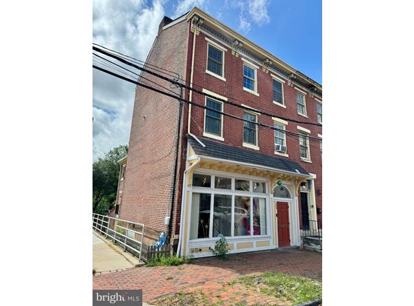 209 E FRONT STREET, TRENTON, NJ 08611