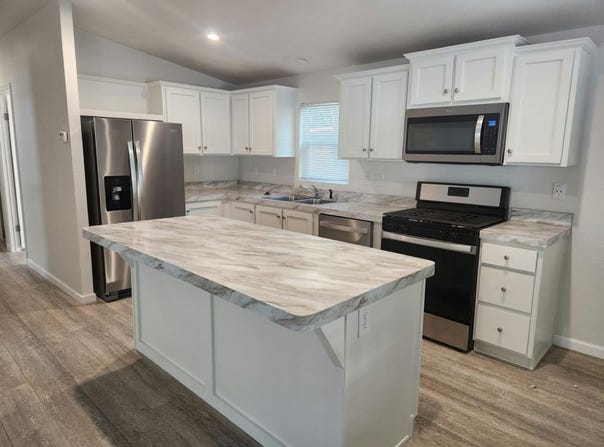 22899 Byron Rd., Crestline, CA 92325