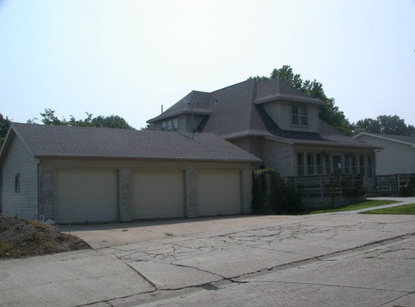 403 South Madison Ave, Hartington, NE 68739