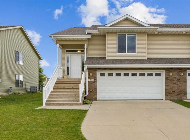1375 Whipple Ct, NorthLiberty, IA 52317