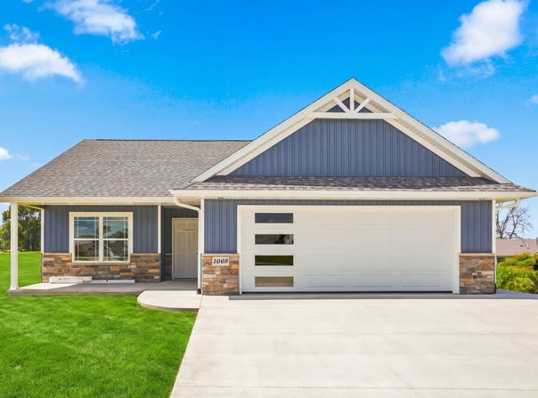 1009 Sage Oak Circle, Manchester, IA 52057-0000