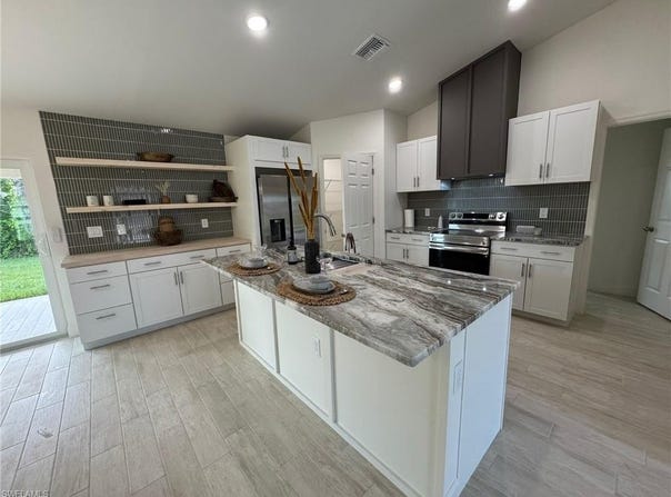 1027 Alfreda, LEHIGH ACRES, FL 33971