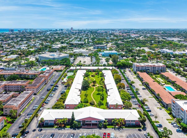 300 NE 20th Street, Boca Raton, FL 33431