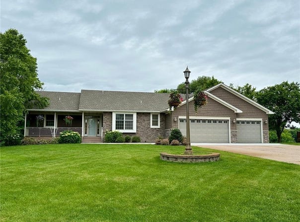 7350 233rd Street N, Forest Lake, MN 55025