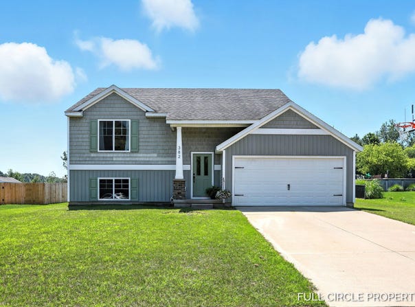 382 Green Ridge Drive, Caledonia, MI 49316