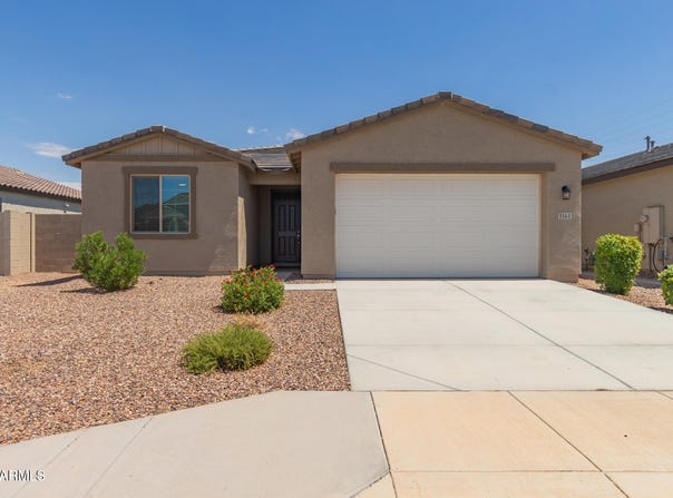 3161 E PINEAPPLE Road, San Tan Valley, AZ 85143