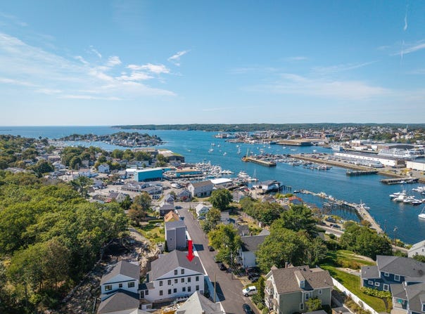13 Hammond Street 1, Gloucester, MA 01930