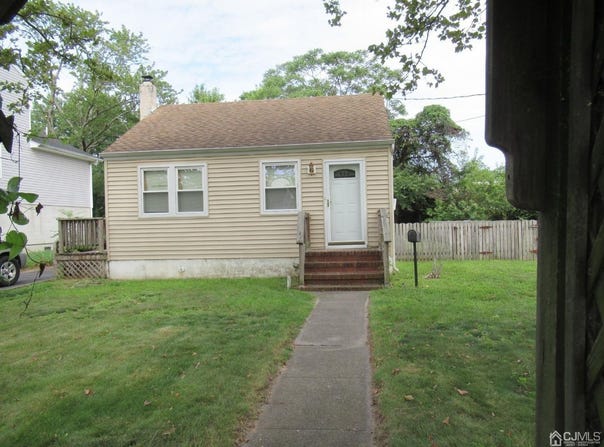 68 Macarthur Avenue, Sayreville, NJ 08872