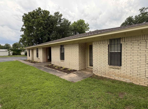 1400 W 5th Ave, Pine Bluff, AR 71602