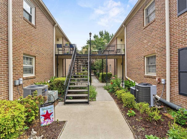 5516 Lakeshore Drive 504, Columbia, SC 29206