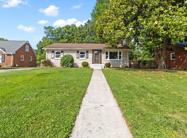 1036 Della Drive, Lexington, KY 40504