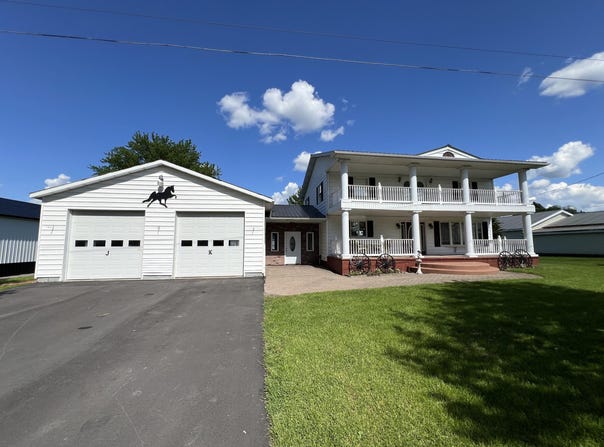 10 East Road, Burke, NY 12917