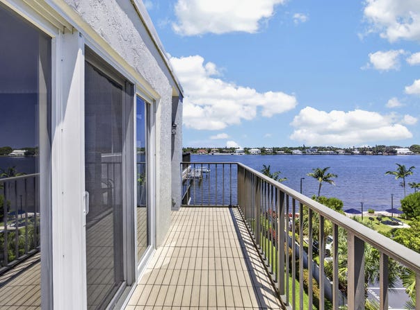 1206 S LAKE Drive, Lantana, FL 33462