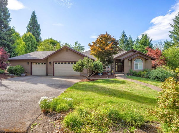 327 Whitestone Drive, Grants Pass, OR 97527