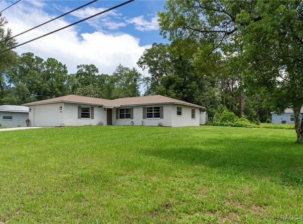1146 S Highlands Avenue, Inverness, FL 34452