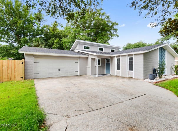 3106 Breezy Hill Lane, Ocean Springs, MS 39564