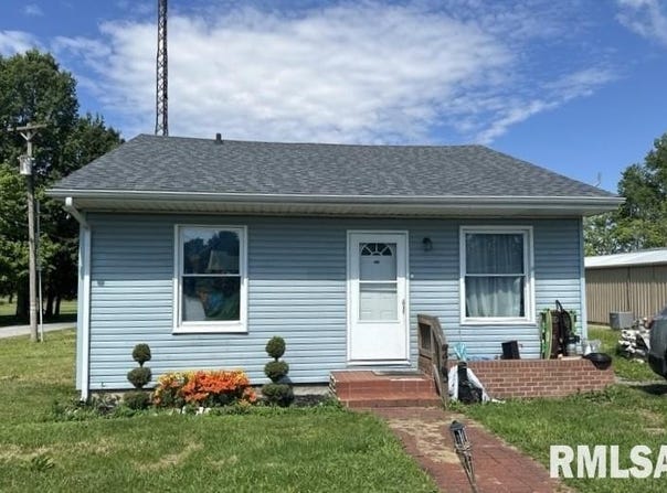 415 S PARK Street, Sesser, IL 62884