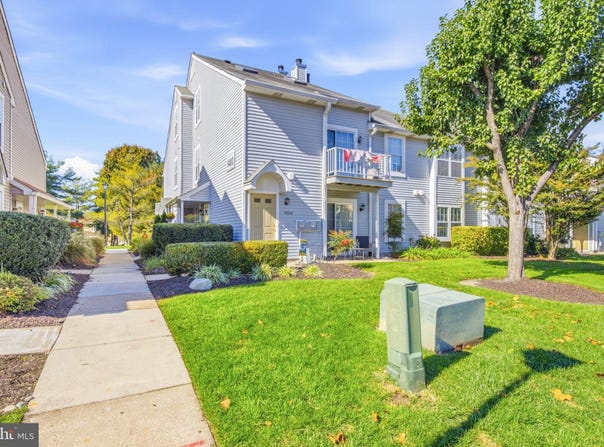 1401-A SEDGEFIELD Drive, MOUNT LAUREL, NJ 08054