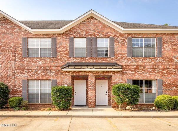 102 Armand Oaks, Ocean Springs, MS 39564