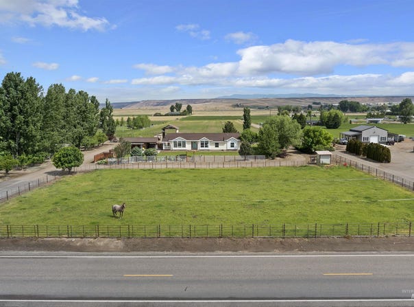 9788 Highway 78, Hammett, ID 83627