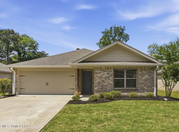 245 Skylane Drive, Pearl, MS 39208