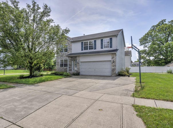 209 Isaac Tharp Street, Pataskala, OH 43062