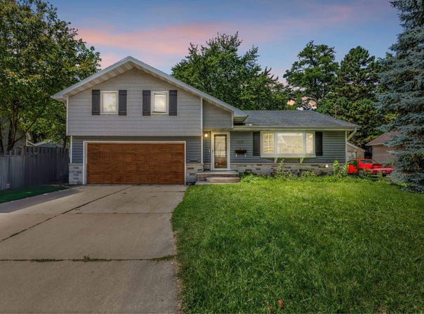 1201 N OWAISSA Street, APPLETON, WI 54911