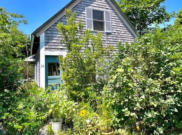 26 Winthrop Avenue, Oak Bluffs, MA 02557