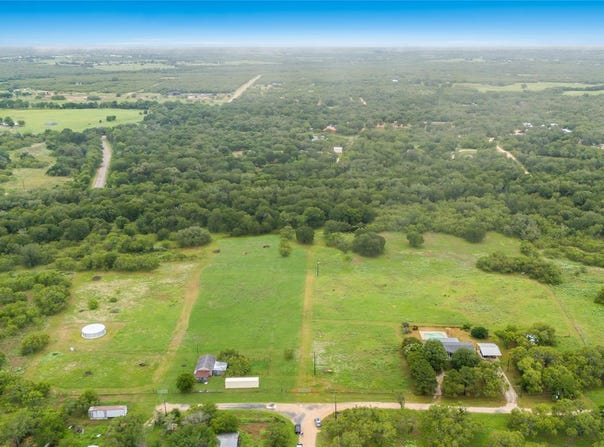 257 Little Quail LN, Seguin, TX 78155