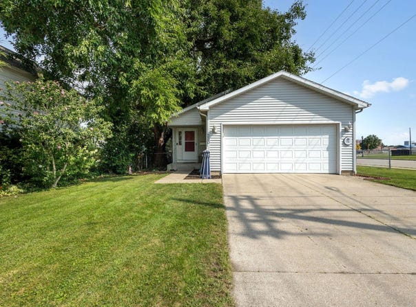 330 E 9Th Street, Mishawaka, IN 46544-2119