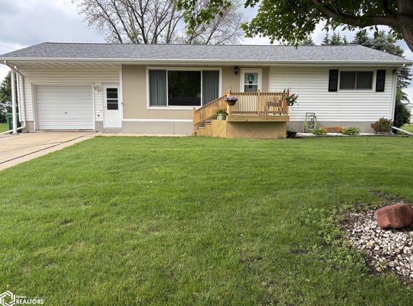 302 E 6th Street, Kanawha, IA 50447