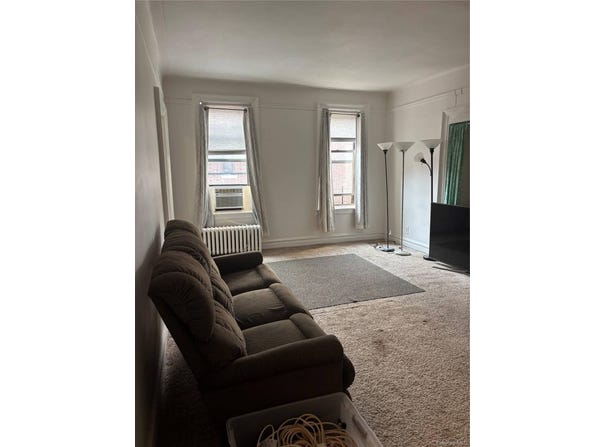 16015 Powells Cove Blvd, Whitestone, NY 11357