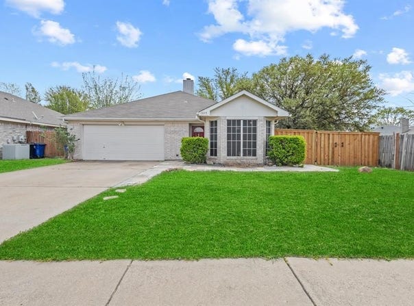1035 Brown Street, Burleson, TX 76028